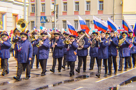 В Великом Новгороде прошло первомайское шествие