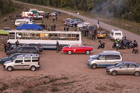 В Великом Новгороде проходит фестиваль ретро-автомобилей