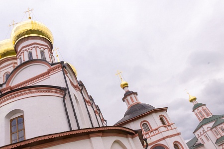 Новгородские монастыри закрывают для посетителей из-за коронавируса