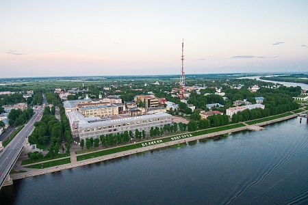 Новгородцев просят рассказать, чего не хватает на набережной Александра Невского